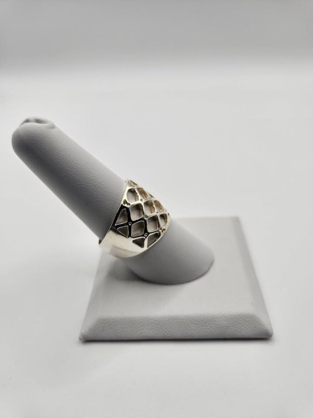 .925 Sterling Silver Geometric Lattice Statement Ring - Size 9 (4.5g) - Picture 2 of 3